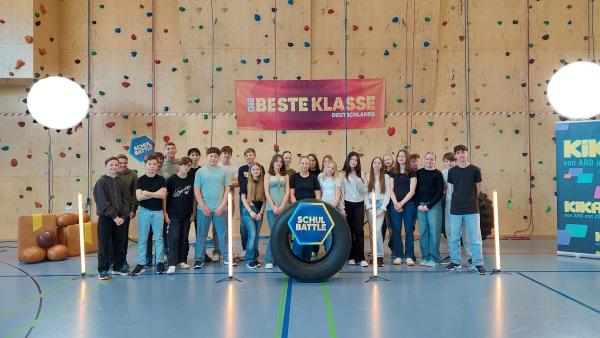 Klasse 7B des Städtischen Anno-Gymnasiums aus Siegburg | Rechte: Bavaria Entertainment