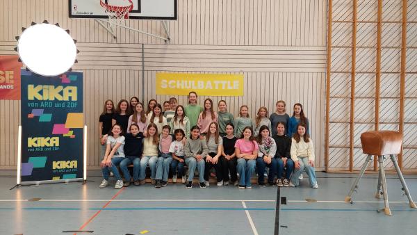 Klasse 6B des St. Hildegard Gymnasiums aus Ulm | Rechte: Bavaria Entertainment
