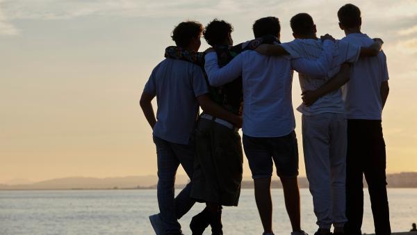 Fünf Jungs ohne Eltern in Nizza - das Abenteuer beginnt!