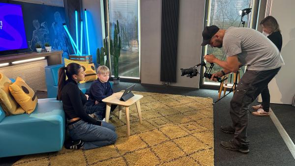 Die Dreharbeiten fanden am 7. und 8. November 2025 im thematisch gestalteten KiKA-Set in Erfurt statt.